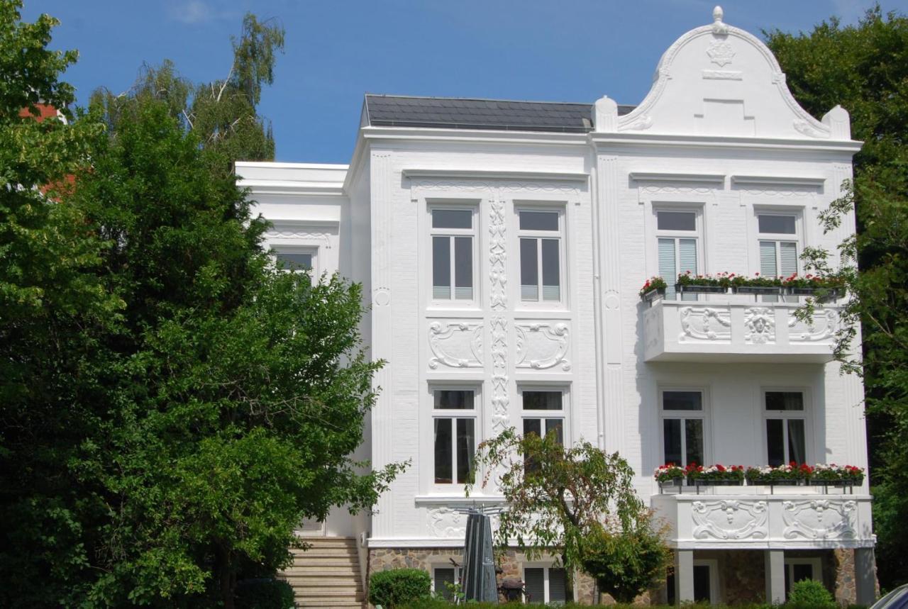 Haus Kapitaens Villa, Backkajuete Κουξχάφεν Εξωτερικό φωτογραφία